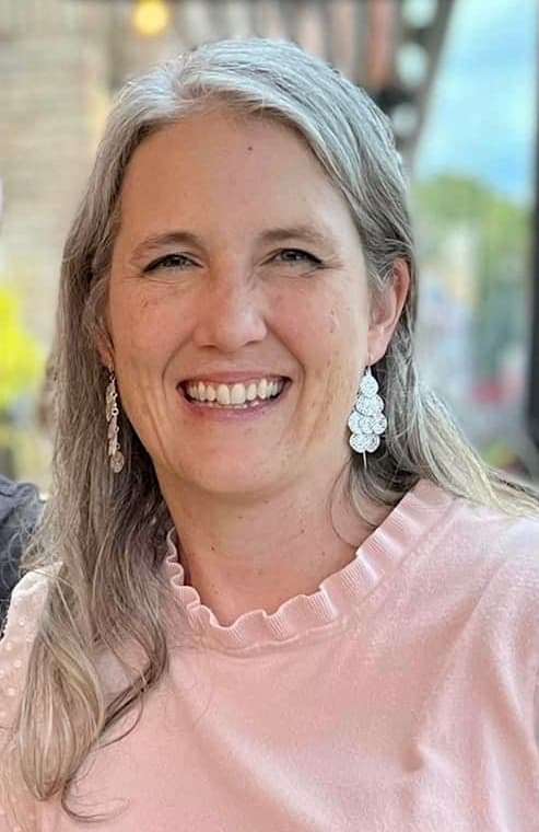 Laura Slings, MD